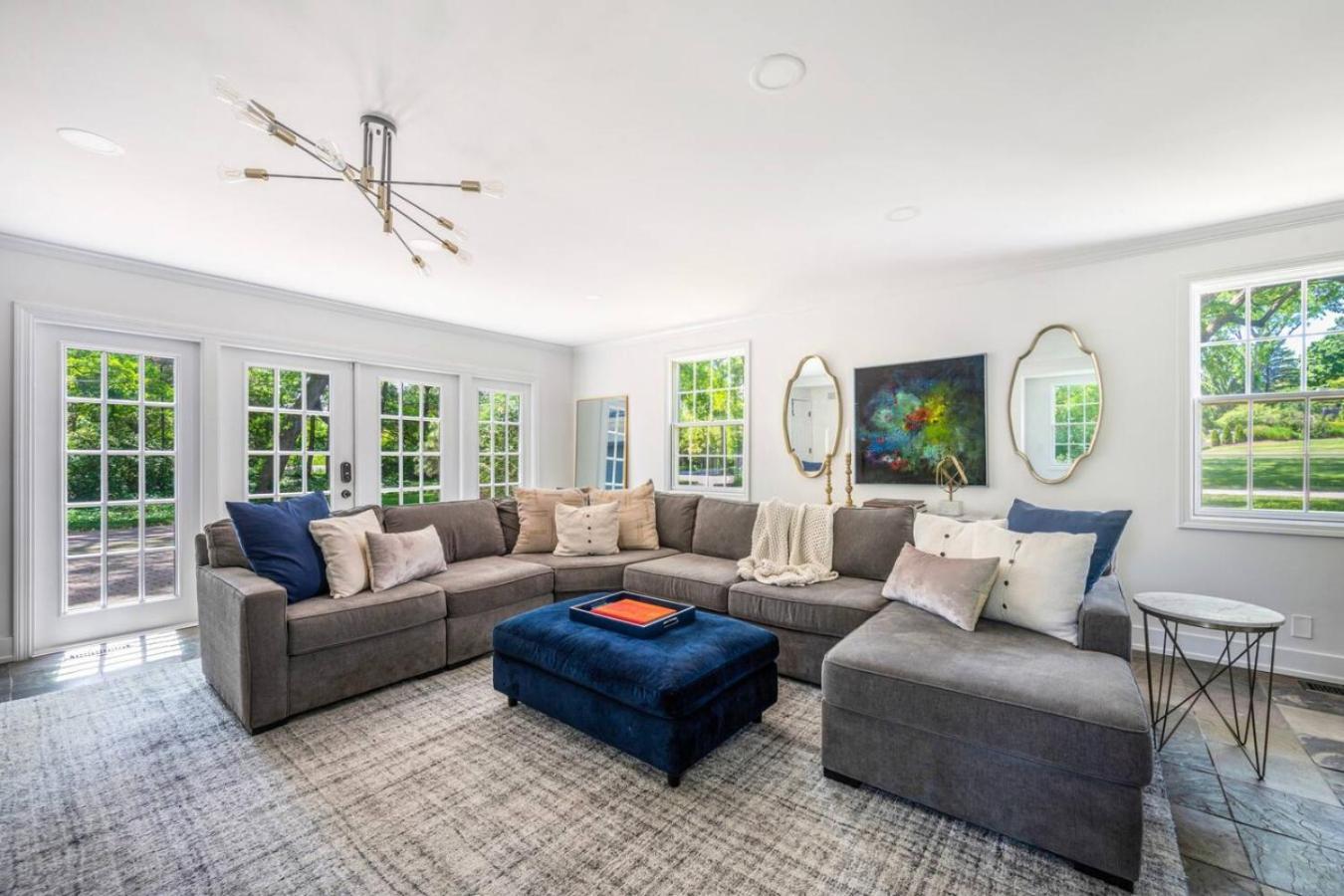 Spacious, Luxury Renovated Home With 4 Kings, Firepit Glen Ellyn Eksteriør bilde